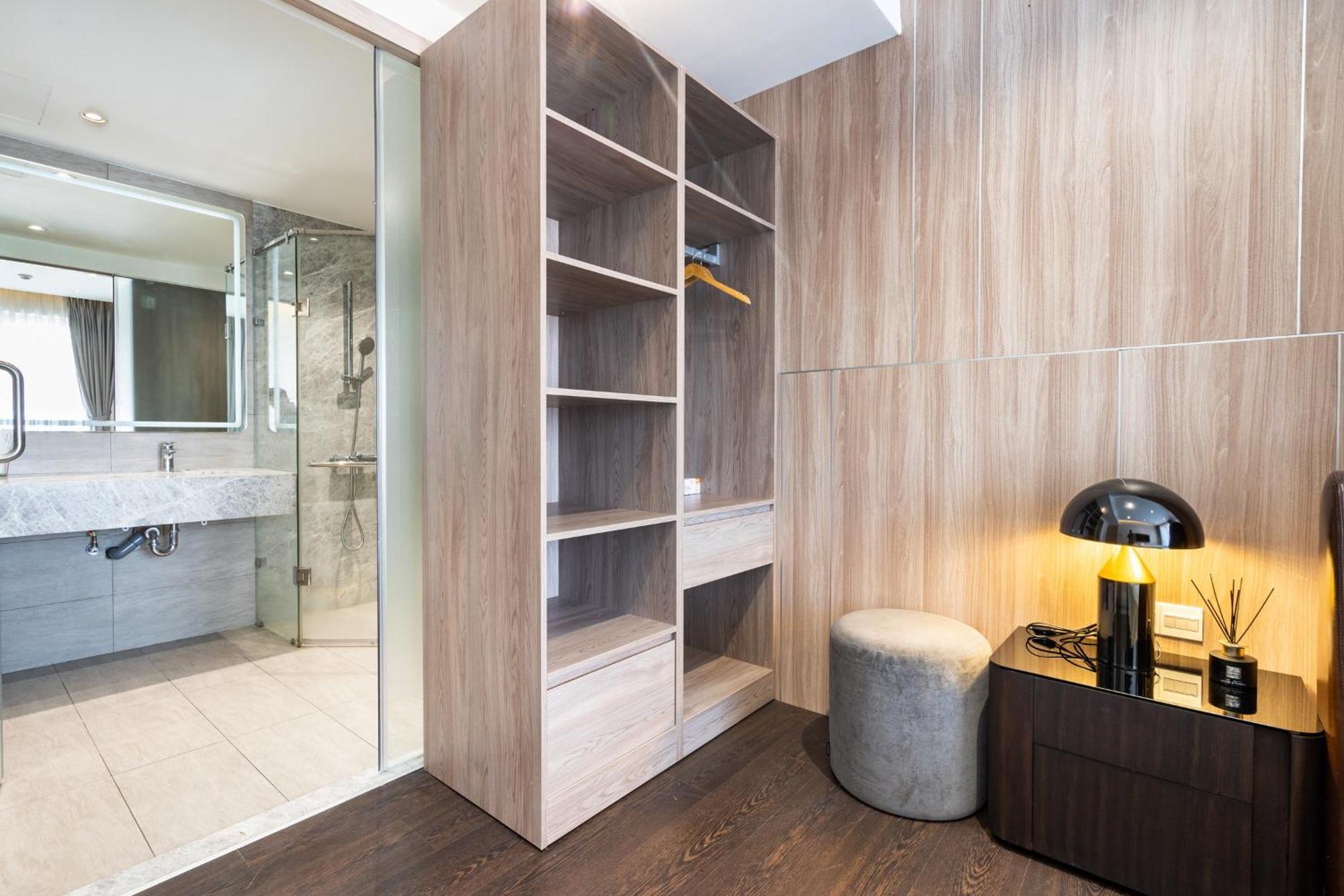 Apartment Refined Saigon - Rivergate Aparment - Free Pool, Free Internet Sim For 3 Nights, Free Pick Up For 5 Nights Ho Chi Minh City