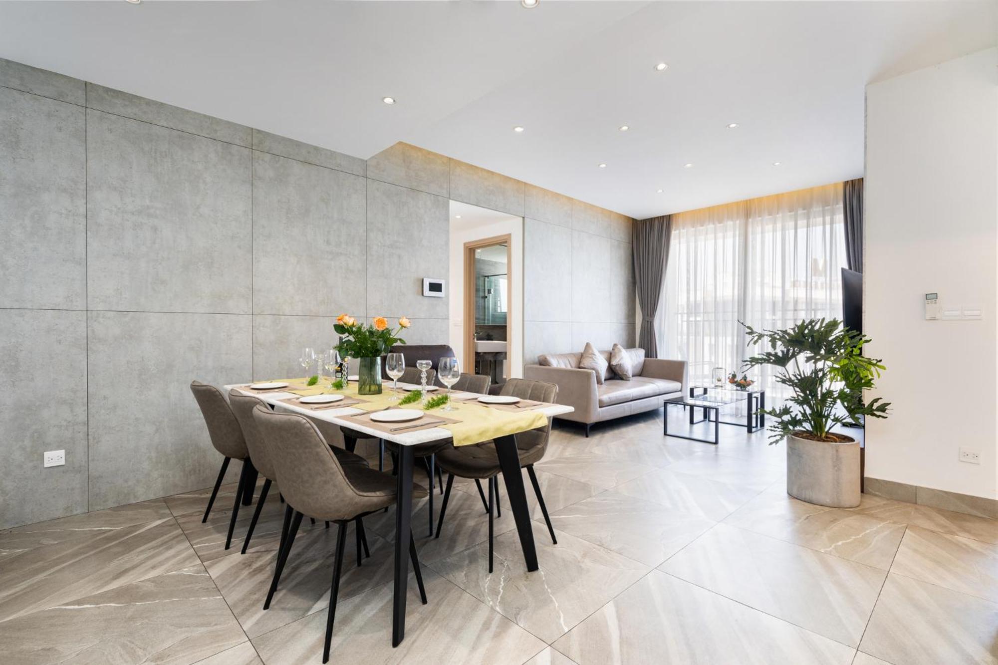 Refined Saigon - Rivergate Aparment - Free Pool, Free Internet Sim For 3 Nights, Free Pick Up For 5 Nights Apartment