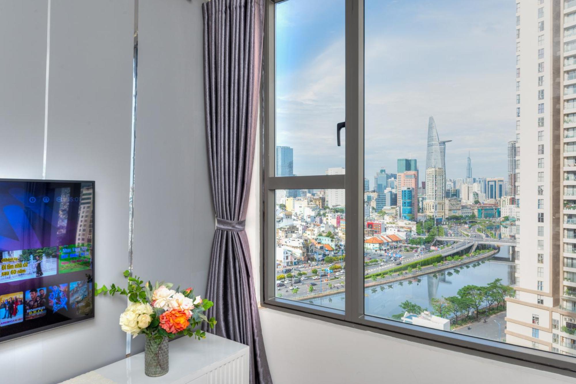 Refined Saigon - Rivergate Aparment - Free Pool, Free Internet Sim For 3 Nights, Free Pick Up For 5 Nights Apartment