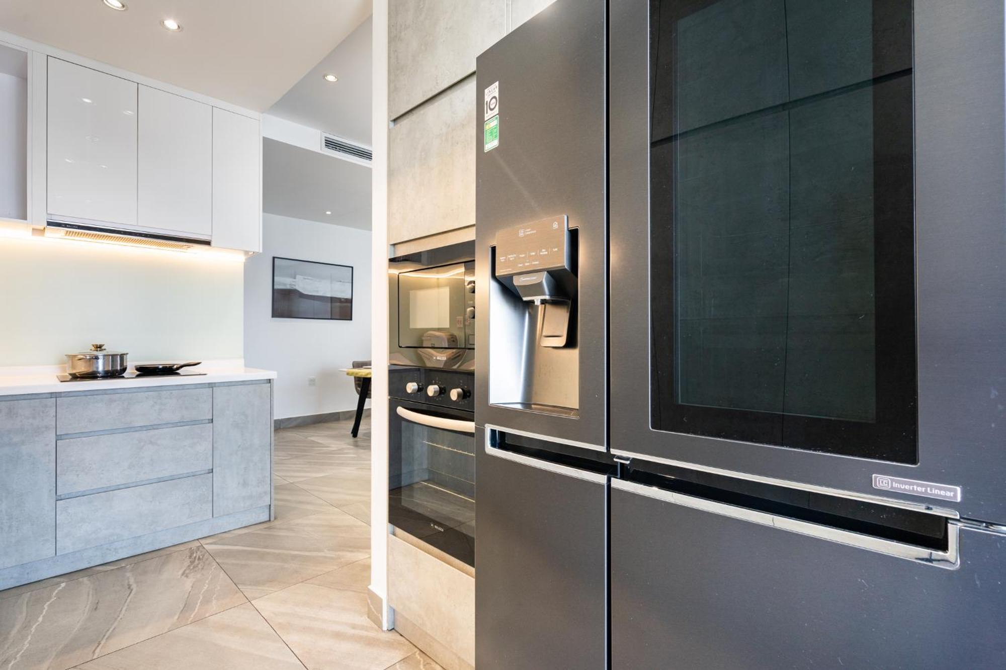 Apartment Refined Saigon - Rivergate Aparment - Free Pool, Free Internet Sim For 3 Nights, Free Pick Up For 5 Nights *