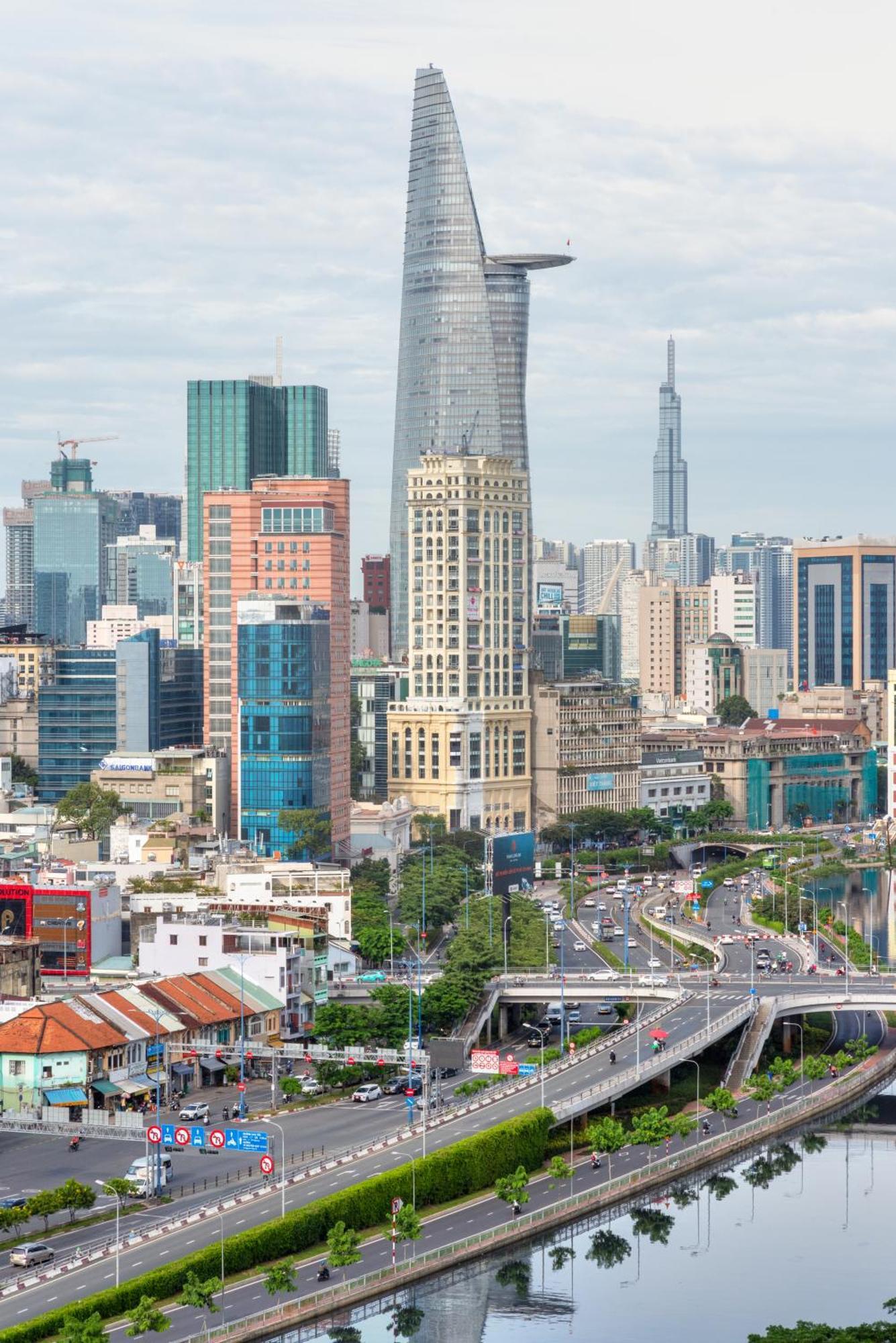 Refined Saigon - Rivergate Aparment - Free Pool, Free Internet Sim For 3 Nights, Free Pick Up For 5 Nights Apartment *