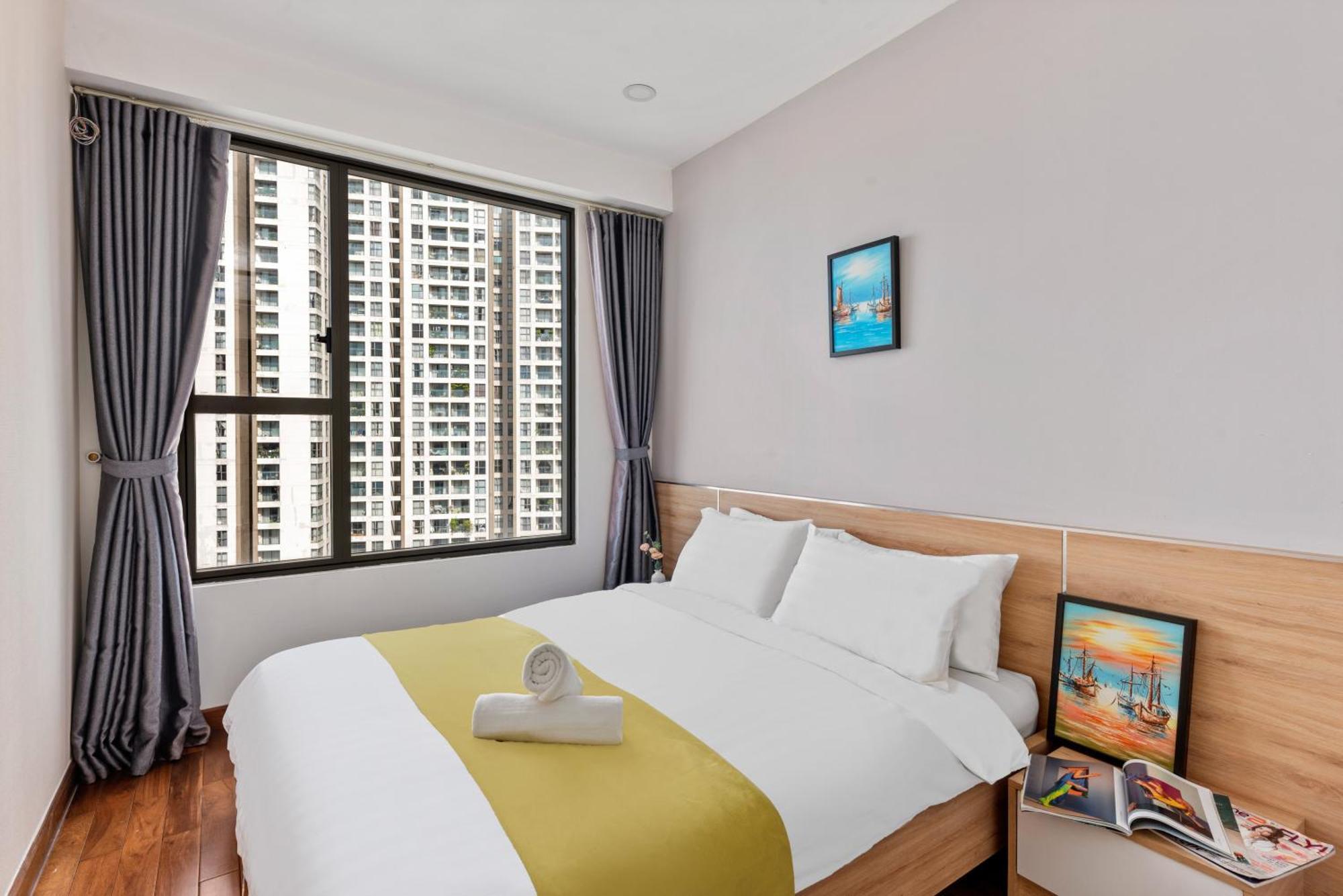 Apartment Refined Saigon - Rivergate Aparment - Free Pool, Free Internet Sim For 3 Nights, Free Pick Up For 5 Nights *