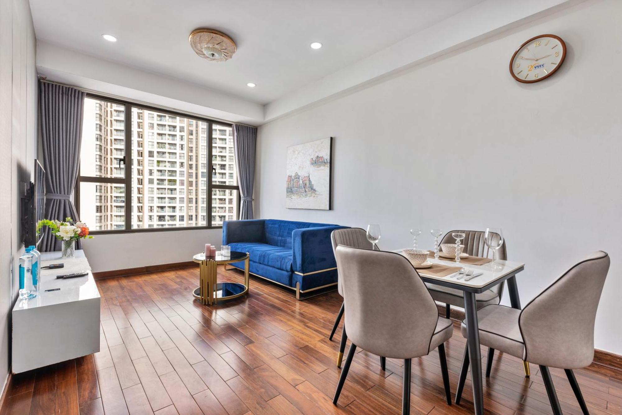 Refined Saigon - Rivergate Aparment - Free Pool, Free Internet Sim For 3 Nights, Free Pick Up For 5 Nights Apartment *