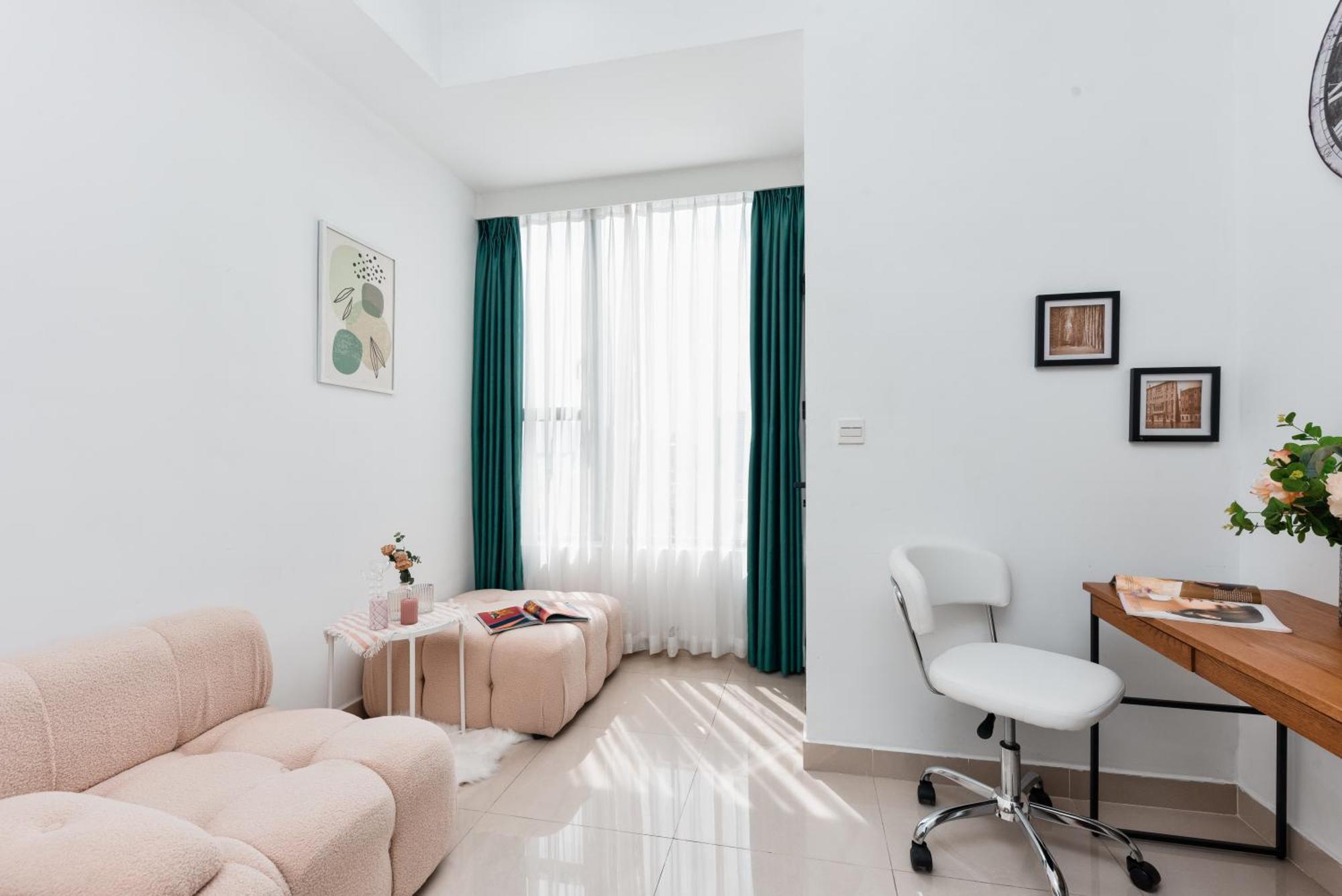 Refined Saigon - Rivergate Aparment - Free Pool, Free Internet Sim For 3 Nights, Free Pick Up For 5 Nights Apartment *